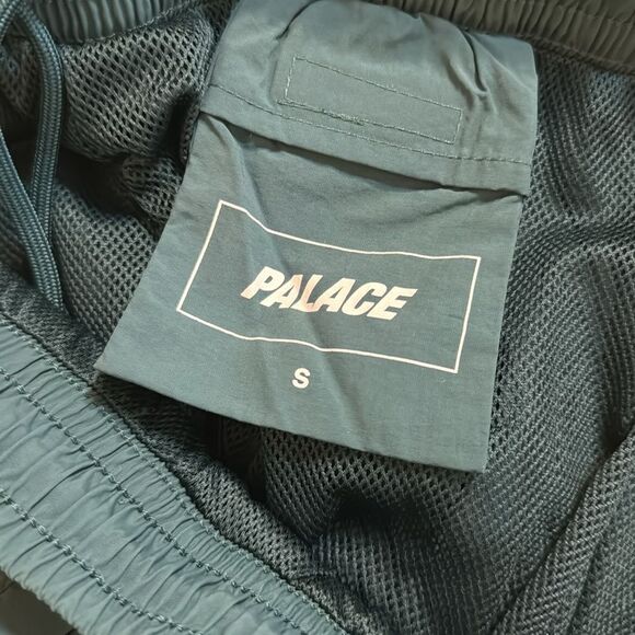 Palace skateboard men’s nylon baggies shell bottoms in green size small - Picture 9 of 11